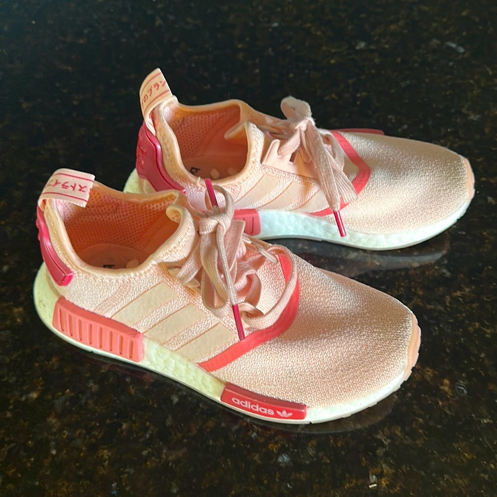 Adidas Boost running walking shoe. Women’s size 6. Great condition barely worn.